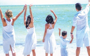 Ra mắt tự truyện về hành trình tìm sự sống cho con gái bị ung thư máu