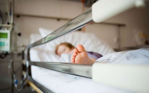 Mỹ báo động dịch bệnh hiếm tương tự bệnh bại liệt