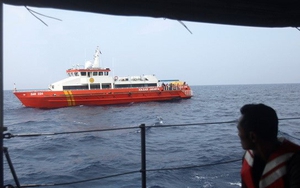 Rơi máy bay ở Indonesia: Trục vớt mảnh vỡ lớn của máy bay cần thiết bị đặc biệt