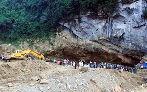 Tạm giữ chủ bãi khai thác vàng trái phép sau vụ sập hang ở Hòa Bình