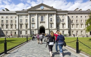 Mô hình giáo dục các nước: Giáo dục Anh đề cao tinh thần tự học, không tạo sức ép thành tích cá nhân