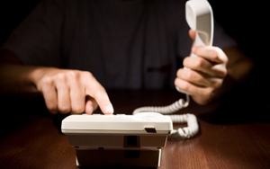 Cảnh giác với kẻ xấu dùng thủ đoạn đe dọa, yêu cầu nộp tiền qua điện thoại