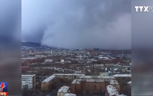 VIDEO 'sóng thần' tuyết 'nuốt chửng' thành phố lớn thứ ba ở Siberia