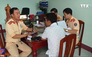 Phát tán clip cảnh sát giao thông Bình Định xô xát với tài xế