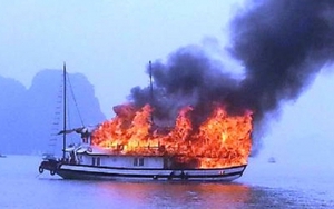 Cháy tàu chở khách tuyến đảo Vân Đồn - Cô Tô
