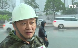 Hàng chục tuyến đường TP HCM ngập sâu do mưa bão