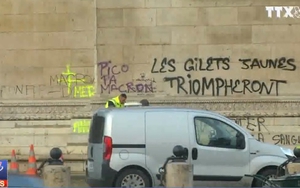 Lãnh dạo Pháp họp khẩn cấp sau bạo loạn tại thủ đô Paris