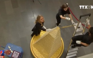 Cây thông Noel bằng vàng đắt nhất châu Âu