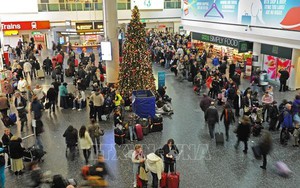 Anh: Sân bay Gatwick hủy 760 chuyến bay do thiết bị bay không người lái