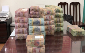 Cảnh báo loại tội phạm làm giả thẻ tiết kiệm để rút tiền của khách gửi ngân hàng