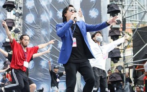 Countdown 2019: 'Đại tiệc ánh sáng' trên phố đi bộ Nguyễn Huệ trước giờ G