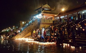 Sống chậm cuối tuần: Cuối năm ở bến đợi sông Thạch Hãn