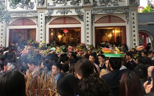 Cuối năm trả lễ