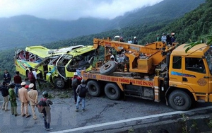 Xe khách rơi xuống vực đèo Hải Vân: Khởi tố vụ án, khởi tố bị can lái xe Trương Anh Minh