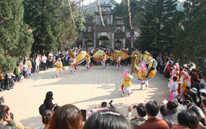 'Không thể đòi hỏi lễ hội ngay ngắn như hội nghị'