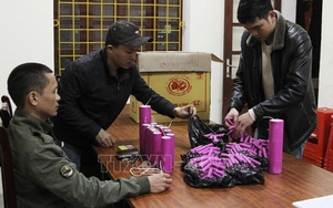 Nghệ An: Bắt vụ vận chuyển pháo nổ từ biên giới vào nội địa