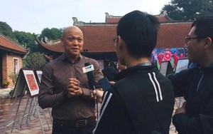 Nguyễn Á ra mắt sách ảnh 'Dấu ấn lịch sử bóng đá Việt Nam'