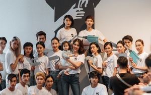 Lan Khuê cùng dàn mẫu tham gia chương trình 'Áo đổi áo'