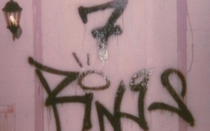 Ca khúc '7 Rings' của Ariana Grande: 'Đeo nhẫn, nhưng không phải thành cô ả có chồng'