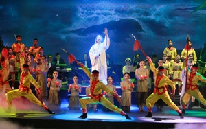Gần 100 nghệ sĩ trình diễn 'Lưỡng cực' ra mắt khán giả Hà Nội