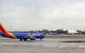 Hai hãng hàng không lớn nhất Canada gặp khó khăn lớn vì Boeing 737 Max bị 'cấm cửa'