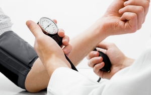 Xem xét đình chỉ chứng chỉ hành nghề của bác sỹ 'vòi' tiền bệnh nhân ung thư ​