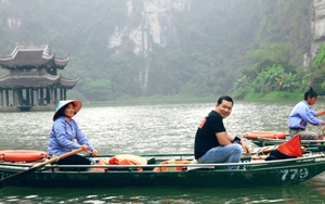 Đạo diễn Lương Đình Dũng: Từ thử thách 'cõng con' đến cuộc chơi 'ngủ gật'