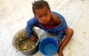 Thực phẩm của LHQ gây ngộ độc hàng loạt tại Uganda