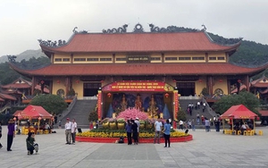 Đoàn công tác của Bộ VHTTDL làm việc với UBND TP Uông Bí về thông tin 'Truyền bá vong báo oán chùa Ba Vàng'