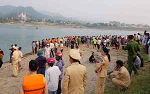 Thủ tướng yêu cầu làm rõ nguyên nhân khiến 8 cháu bé tại Hòa Bình bị đuối nước