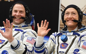 NASA hủy kế hoạch đi ra ngoài không gian của 2 nhà du hành nữ do... thiếu quần áo