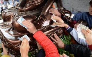 Nhìn lại 'văn hóa đi chùa' (kỳ 1): Đi chùa, trước hết hãy hiểu mình muốn gì