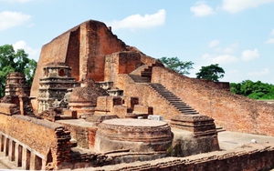 Nhìn lại 'văn hóa đi chùa' (kỳ 3 & hết): Phật giáo đích thực là một nền giáo dục