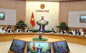 Thủ tướng Nguyễn Xuân Phúc lưu ý vụ 'thỉnh vong' chùa Ba Vàng, nữ sinh đánh bạn ở Hưng Yên...