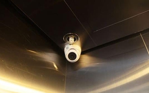 Vụ quấy rối bé gái trong thang máy: Cái ác đang ở cạnh chúng ta