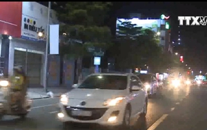 Nguy cơ tai nạn do sử dụng đèn pha trong ngõ