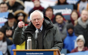 Ứng cử viên tổng thống Mỹ công bố kế hoạch bảo hiểm y tế toàn dân