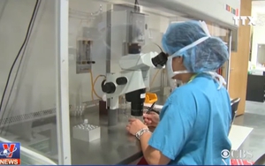 Em bé mang ADN của 3 người