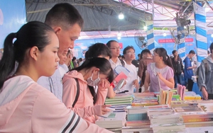 Xem nghe thấy đọc tuần này: Ngày sách Việt Nam và Xây chầu Đại Bội