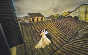 Phản cảm như... chụp ảnh cưới trên mái nhà cổ Hội An
