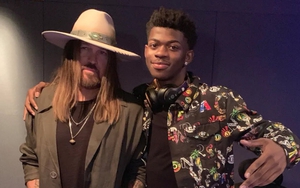 'Old Town Road' của Lil Nas X và Billy Cyrus: Khơi mào tranh cãi về nhạc đồng quê