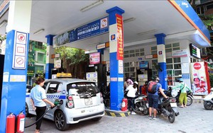 Giá xăng tiếp tục tăng mạnh gần 1.000 đồng/lít