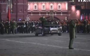 Siêu xe mui trần của Tổng thống Nga Putin trình làng tại buổi tổng duyệt diễu binh Ngày Chiến thắng