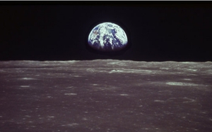 Người giàu nhất thế giới tham vọng chinh phục Mặt Trăng