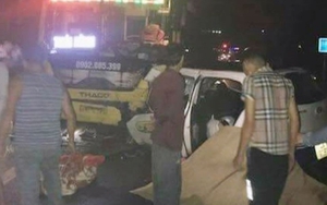 Va chạm với ô tô khách, năm người trên xe taxi thương vong