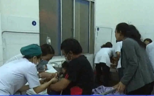 VIDEO: Hơn 100 người nhập viện sau khi đi ăn cưới ở Lâm Đồng