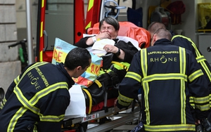 Nổ tại thành phố Lyon Pháp, ít nhất 8 người bị thương