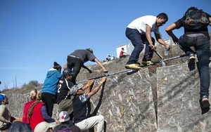 Dự án xây tường biên giới Mỹ - Mexico tiếp tục gặp trở ngại