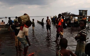 Chìm tàu tại CHDC Congo, hơn 100 người mất tích