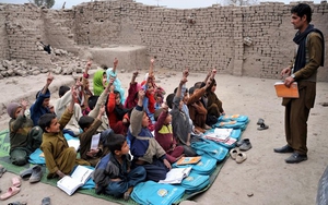 UNICEF cảnh báo tình trạng 'học dưới làn đạn' tại Afghanistan
